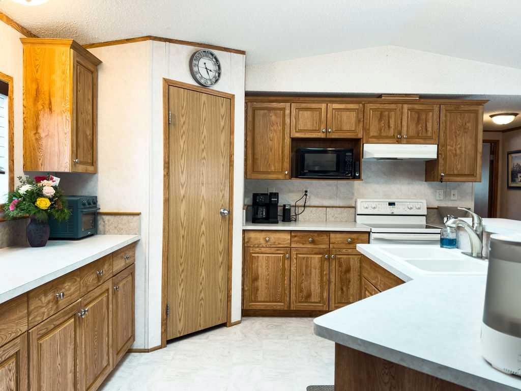 









4B-24425


East River

Road,
Hinton,




AB
T7V 0A3

