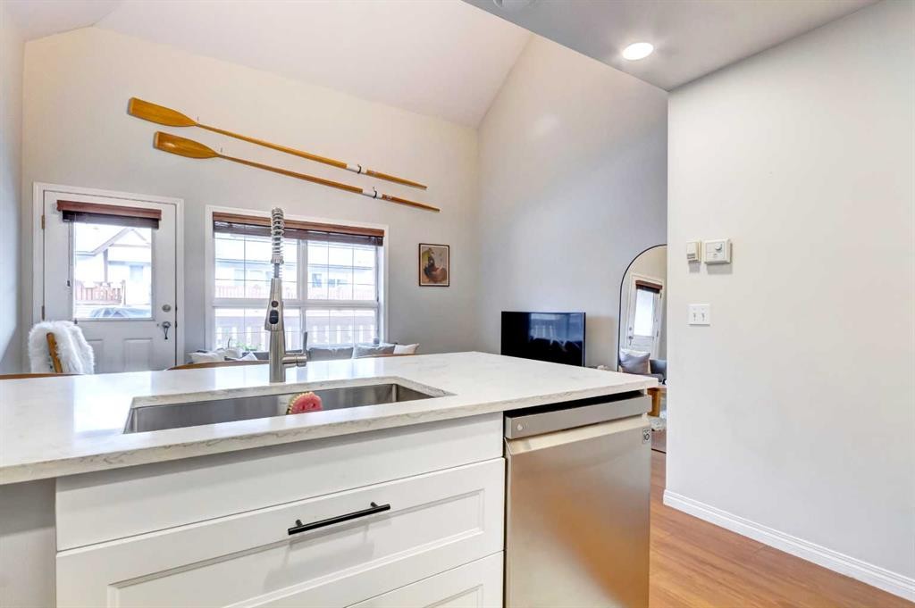 









112


Kananaskis

Way, 210,
Canmore,




AB
T1W 2X2

