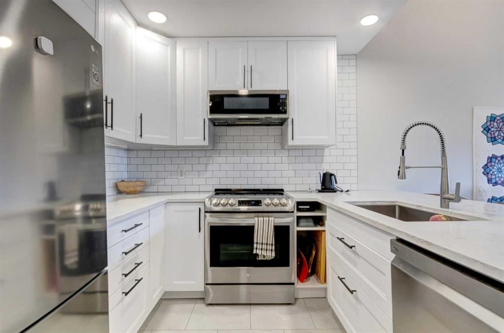 









112


Kananaskis

Way, 210,
Canmore,




AB
T1W 2X2

