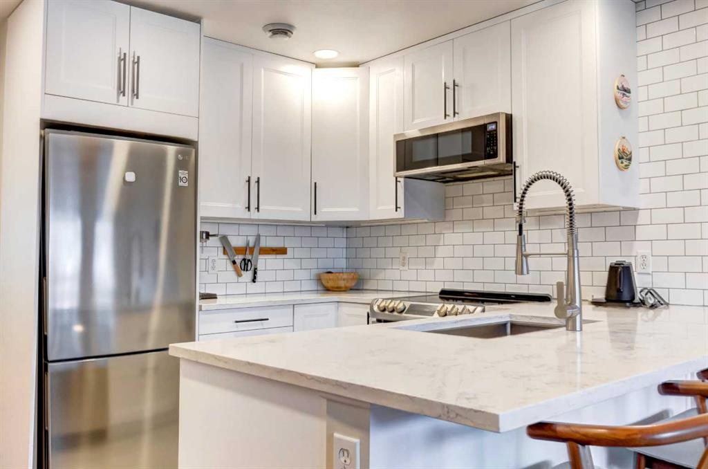 









112


Kananaskis

Way, 210,
Canmore,




AB
T1W 2X2

