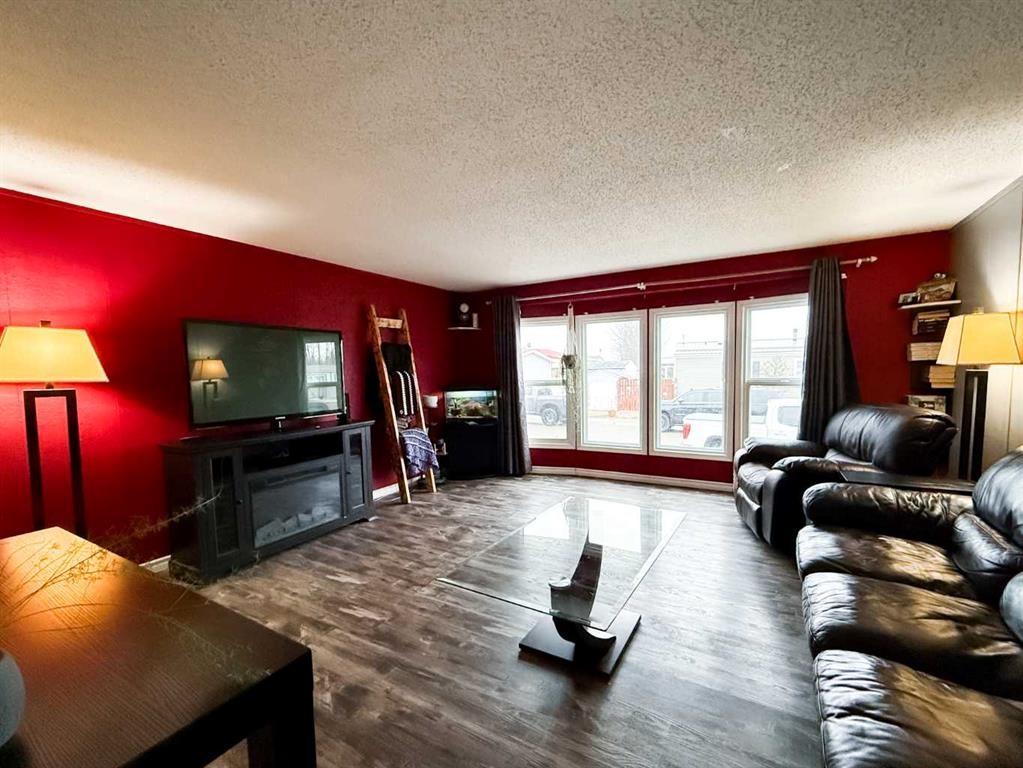 









226


Skogg

Avenue,
Hinton,




AB
T7V 1A6

