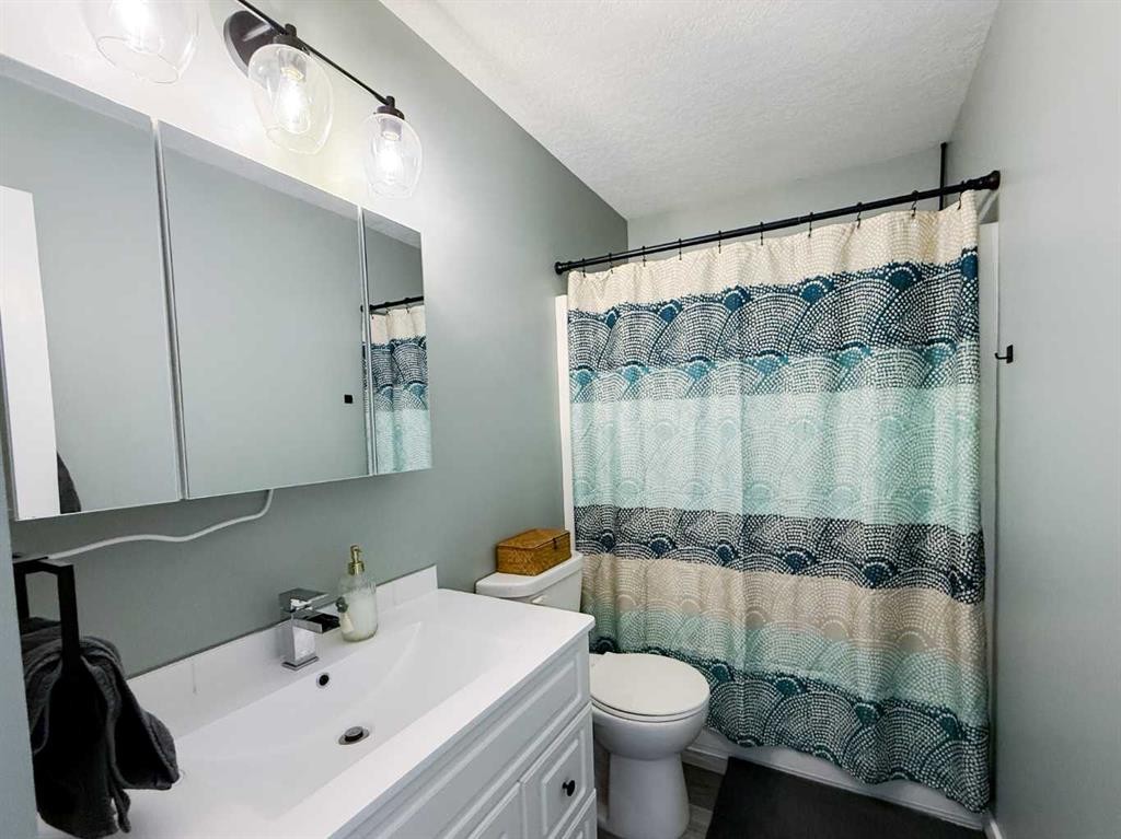 









532


Boutin

Avenue,
Hinton,




AB
T7V 1A8

