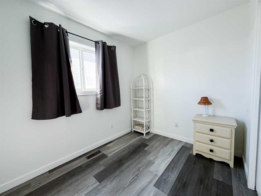 









532


Boutin

Avenue,
Hinton,




AB
T7V 1A8

