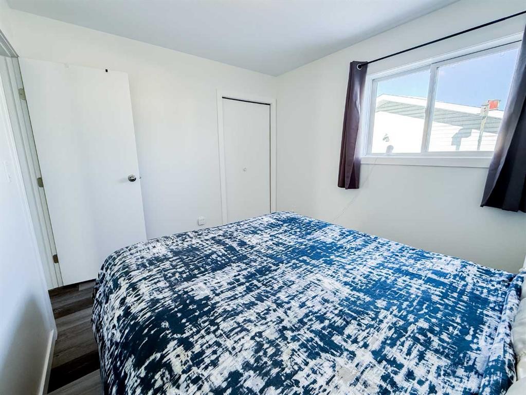 









532


Boutin

Avenue,
Hinton,




AB
T7V 1A8

