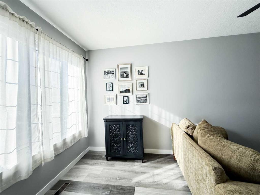 









532


Boutin

Avenue,
Hinton,




AB
T7V 1A8

