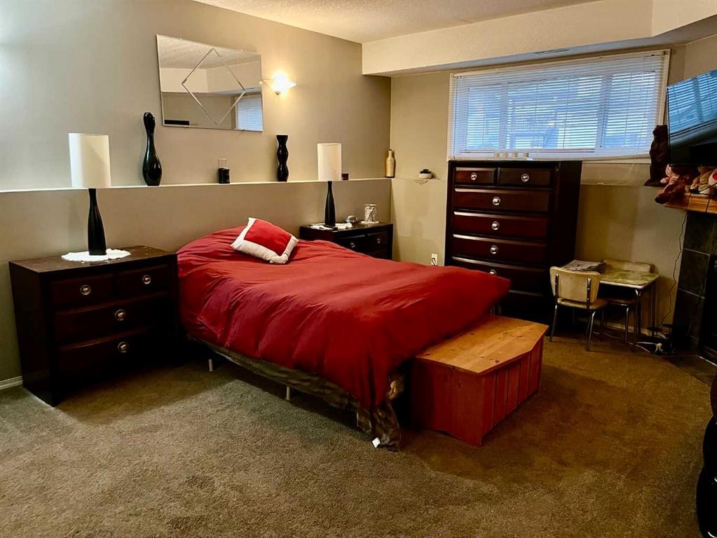 









168


Sitar

Crescent,
Hinton,




AB
T7V 1S7

