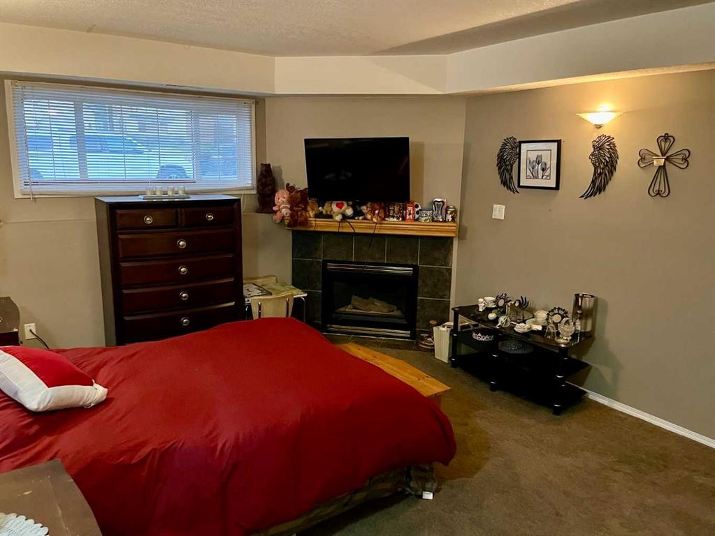 









168


Sitar

Crescent,
Hinton,




AB
T7V 1S7

