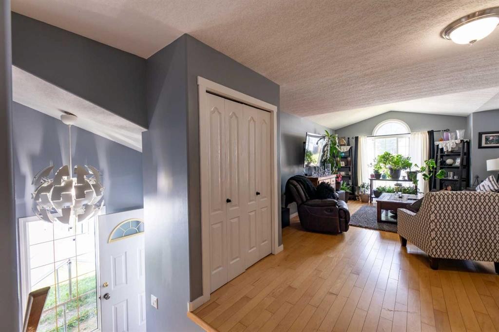 









168


Sitar

Crescent,
Hinton,




AB
T7V 1S7

