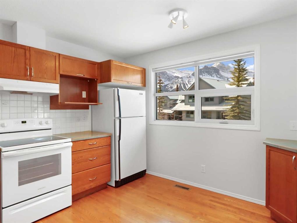 









242


Benchlands

Terrace, 29,
Canmore,




AB
T1W1E9

