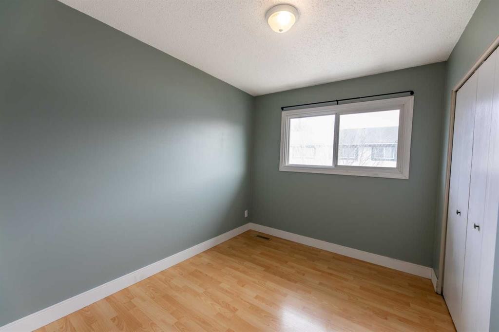 









110


Tamarack

Avenue, 8,
Hinton,




AB
T7V 1C5

