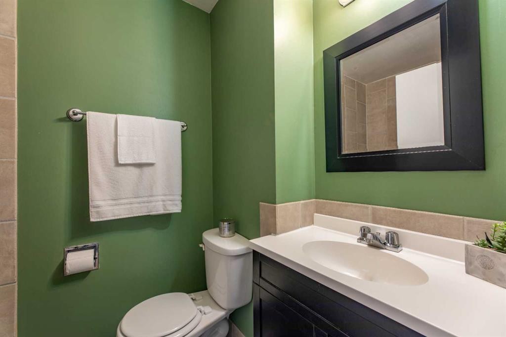 









110


Tamarack

Avenue, 8,
Hinton,




AB
T7V 1C5

