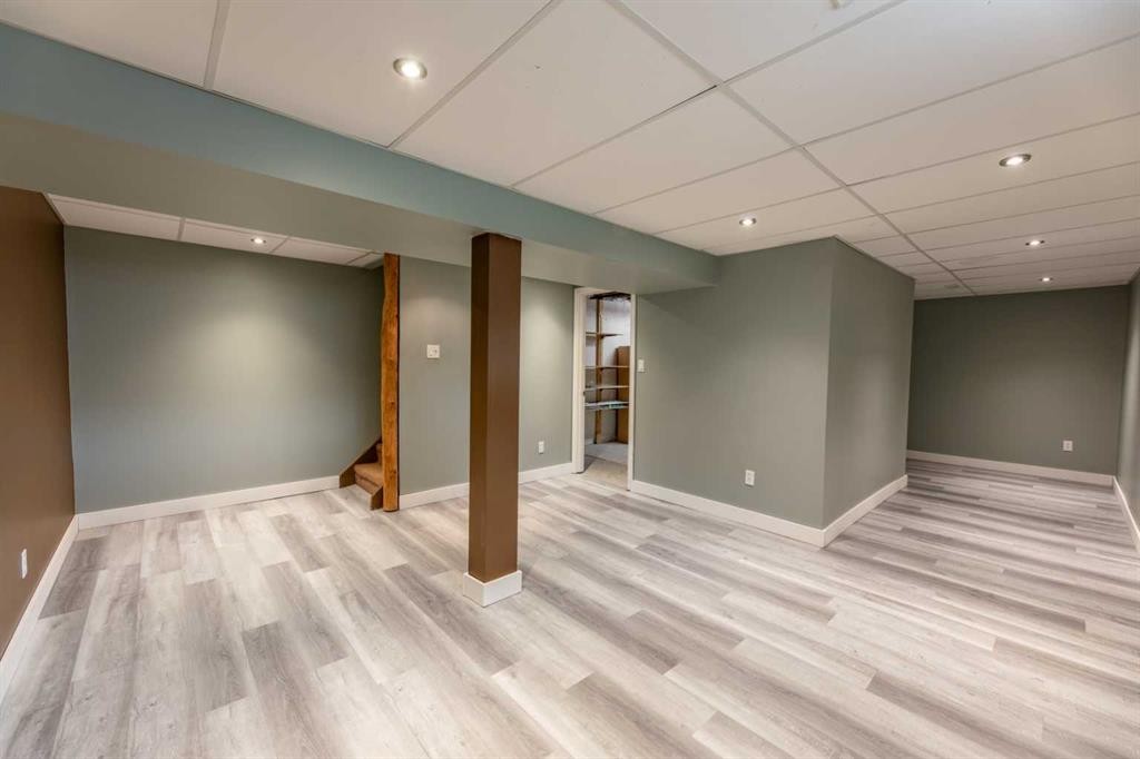 









110


Tamarack

Avenue, 8,
Hinton,




AB
T7V 1C5

