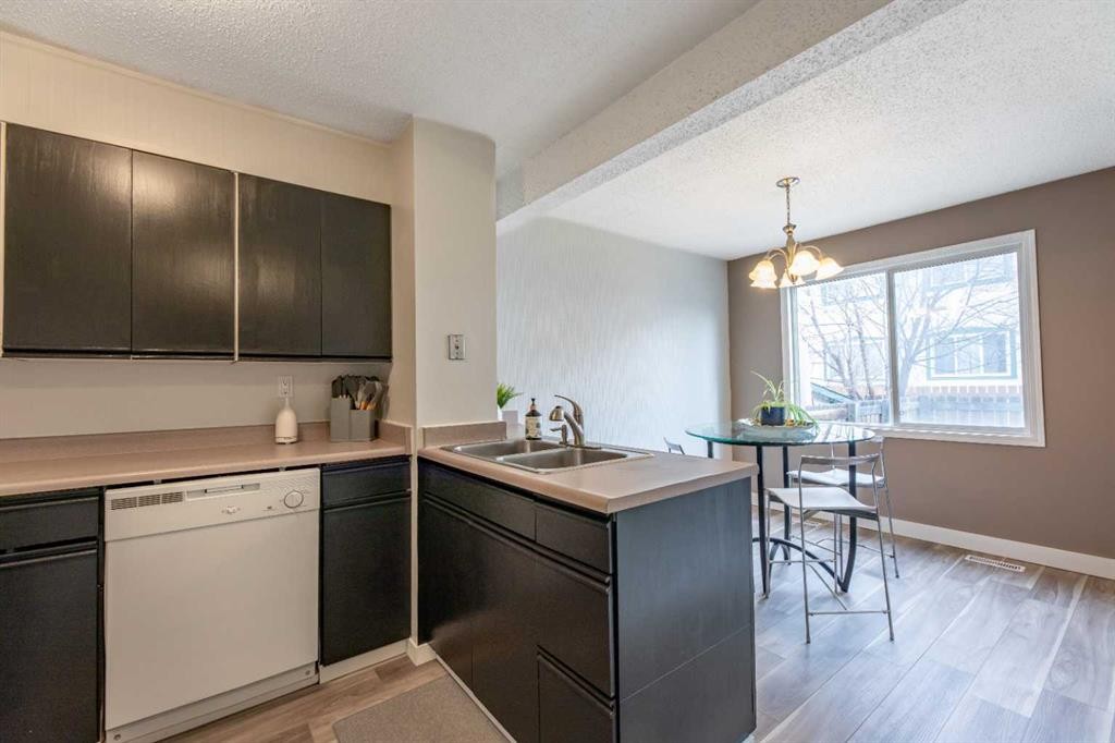 









110


Tamarack

Avenue, 8,
Hinton,




AB
T7V 1C5

