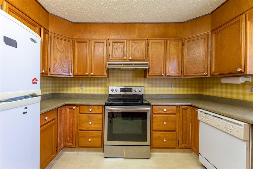 









548


Mountain

Street,
Hinton,




AB
T7V 1J5

