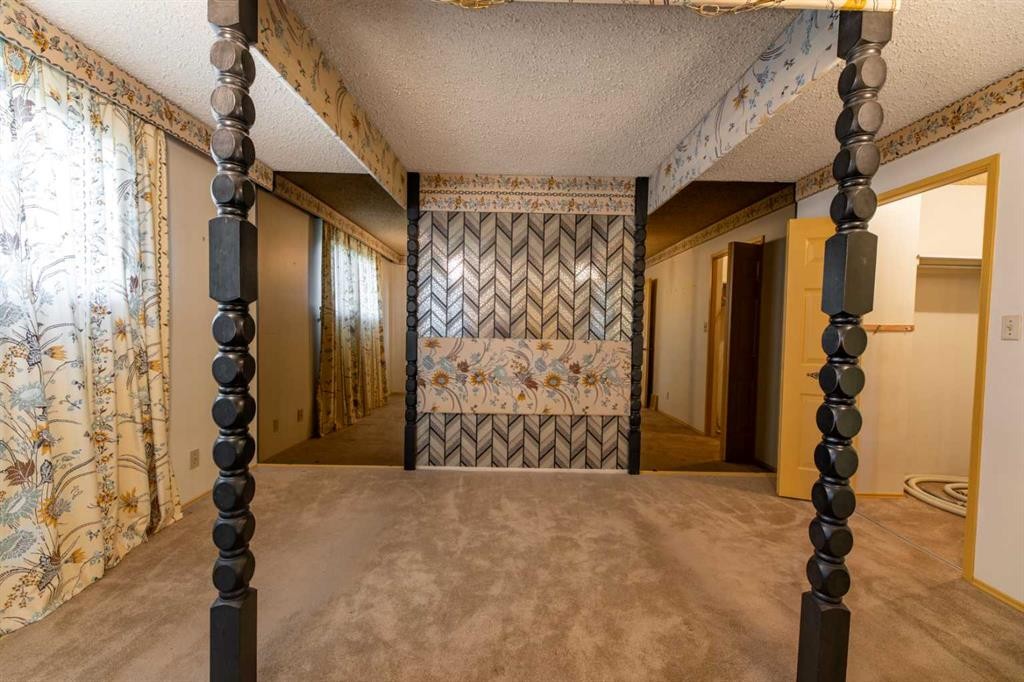 









548


Mountain

Street,
Hinton,




AB
T7V 1J5

