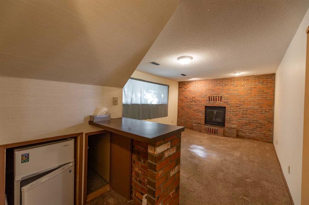 









548


Mountain

Street,
Hinton,




AB
T7V 1J5

