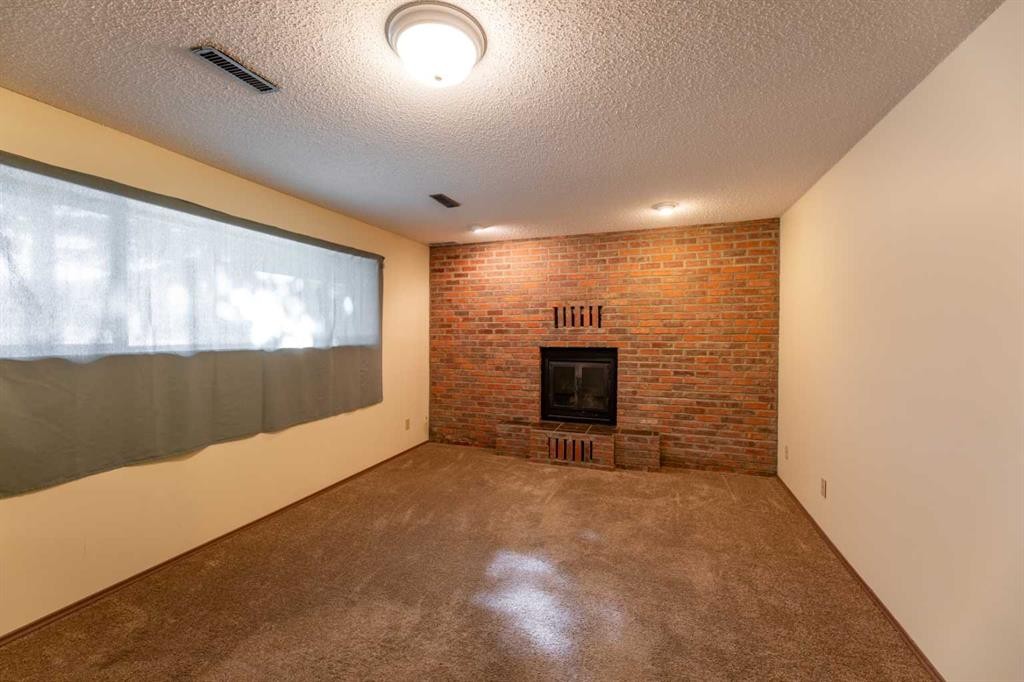 









548


Mountain

Street,
Hinton,




AB
T7V 1J5

