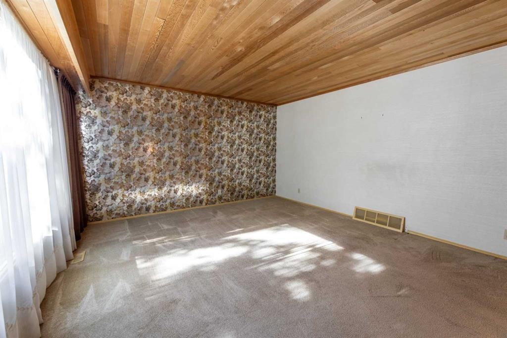 









548


Mountain

Street,
Hinton,




AB
T7V 1J5

