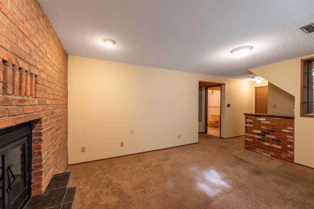









548


Mountain

Street,
Hinton,




AB
T7V 1J5

