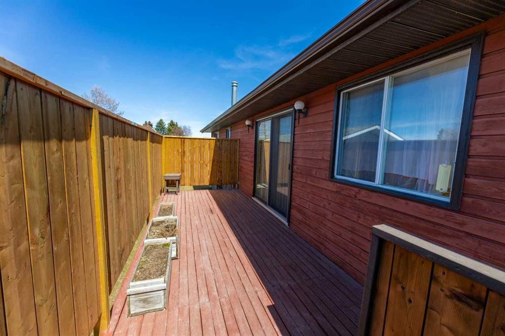 









548


Mountain

Street,
Hinton,




AB
T7V 1J5

