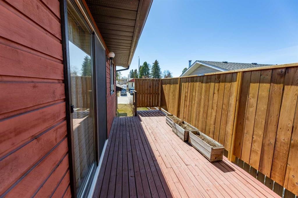 









548


Mountain

Street,
Hinton,




AB
T7V 1J5

