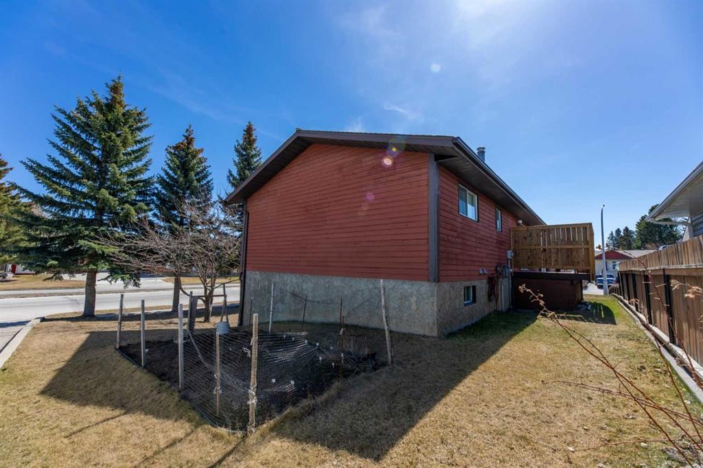 









548


Mountain

Street,
Hinton,




AB
T7V 1J5

