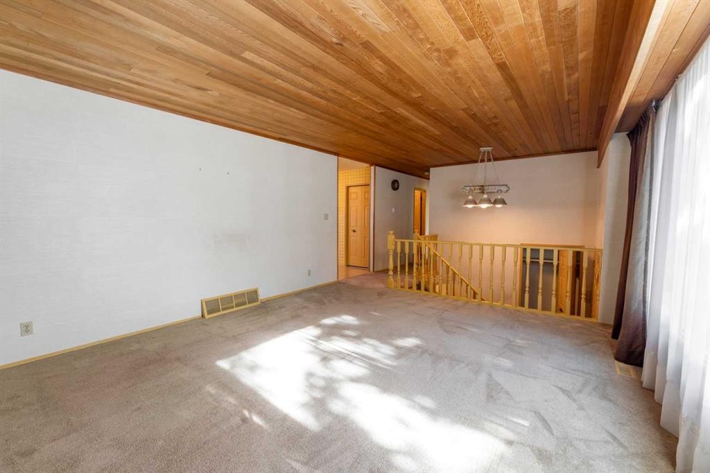 









548


Mountain

Street,
Hinton,




AB
T7V 1J5


