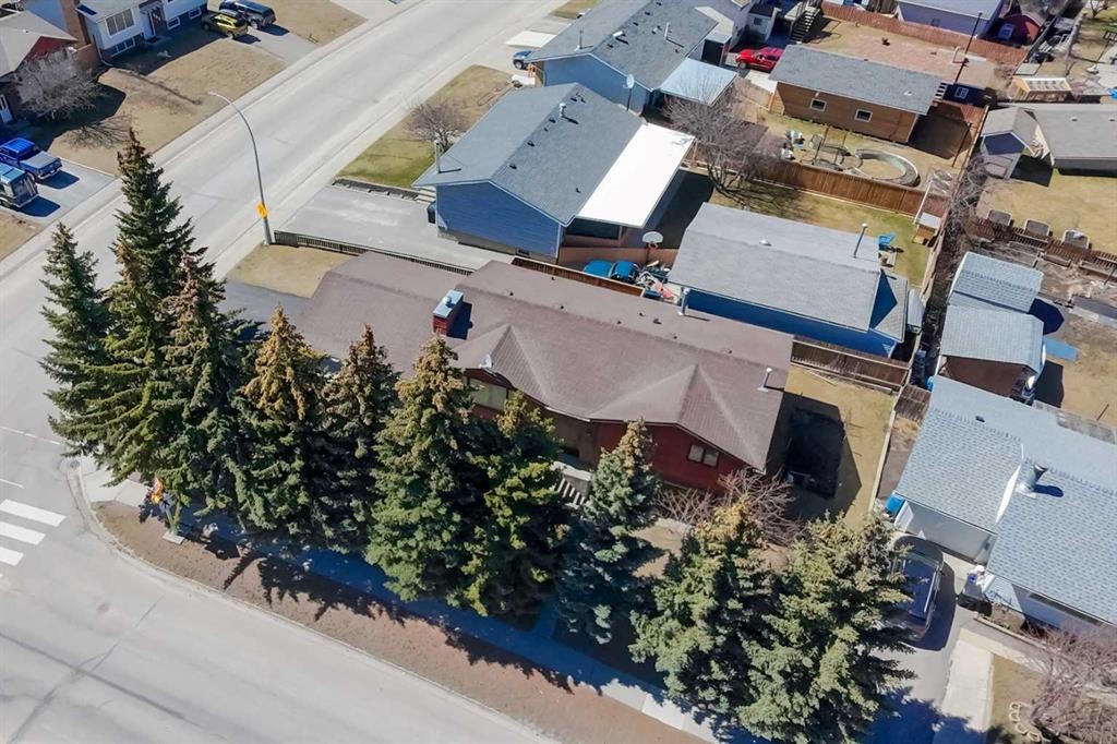 









548


Mountain

Street,
Hinton,




AB
T7V 1J5

