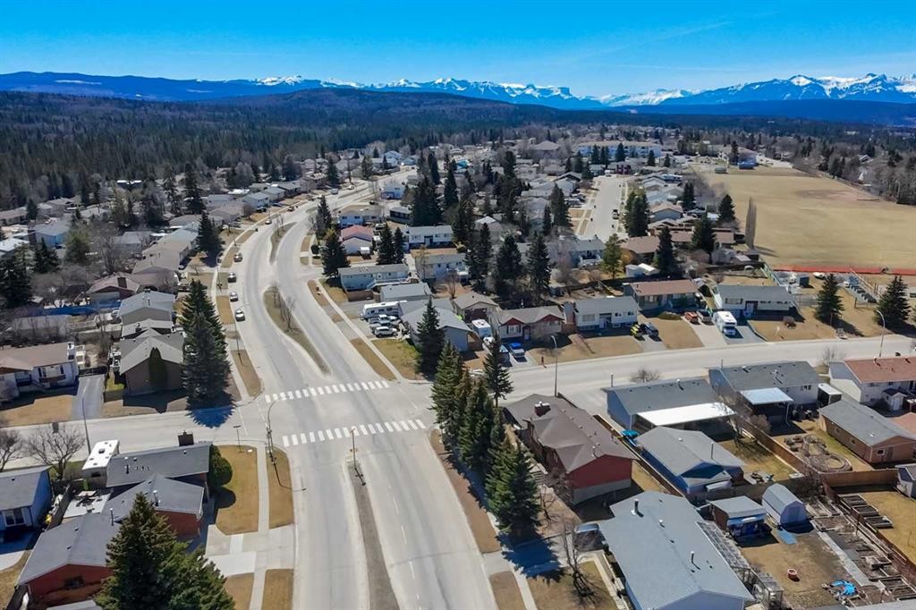 









548


Mountain

Street,
Hinton,




AB
T7V 1J5

