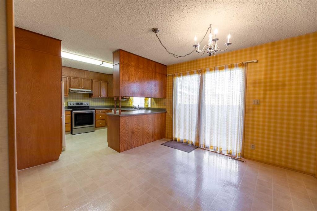 









548


Mountain

Street,
Hinton,




AB
T7V 1J5

