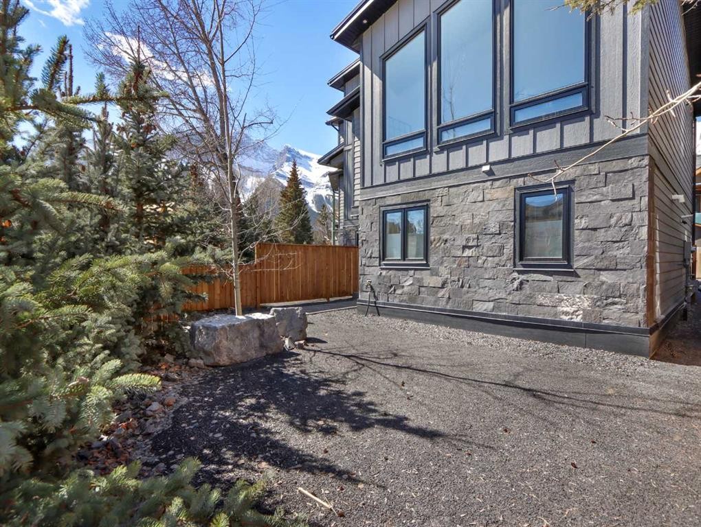 









512


8th

Avenue,
Canmore,




AB
T1W 2E6

