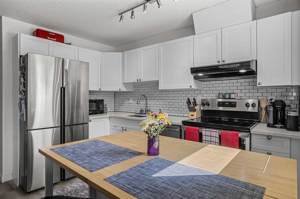 









186


Kananaskis

Way, 1,
Canmore,




AB
T1W 0A2

