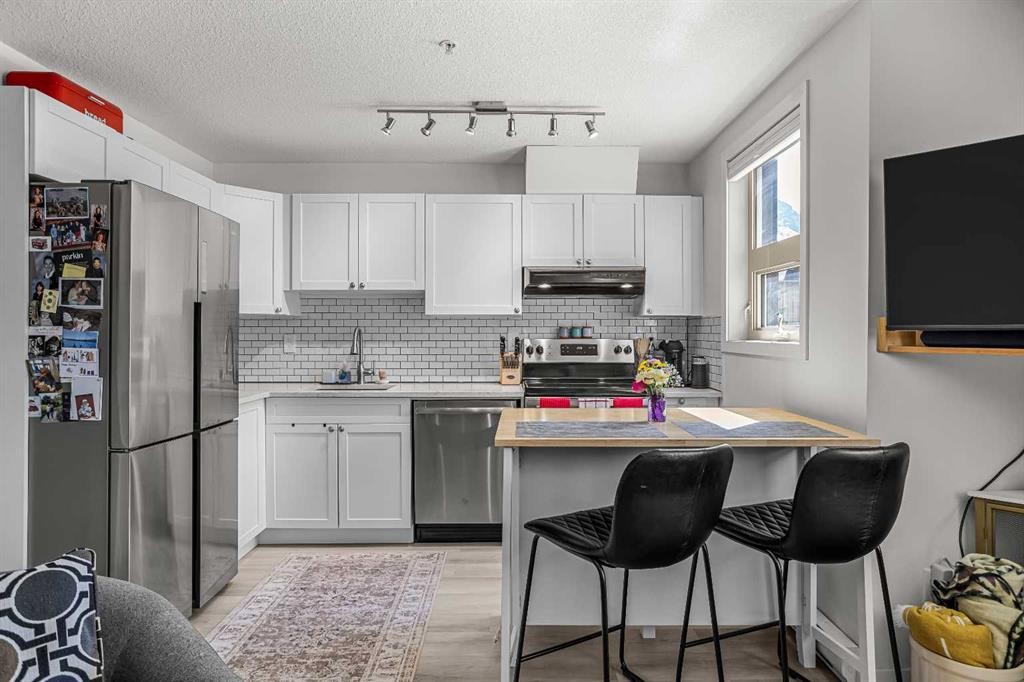 









186


Kananaskis

Way, 1,
Canmore,




AB
T1W 0A2

