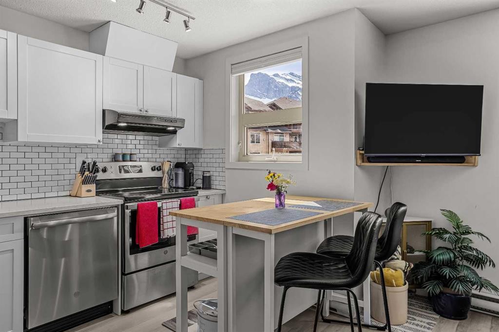 









186


Kananaskis

Way, 1,
Canmore,




AB
T1W 0A2

