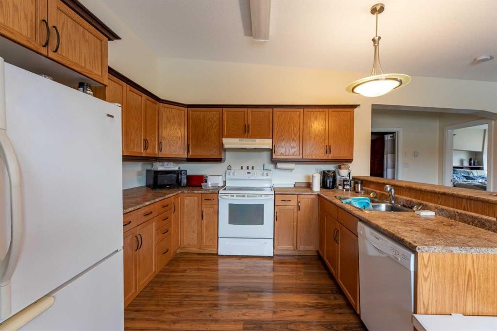 









120


Steele

Crescent,
Hinton,




AB
T7V 2G5

