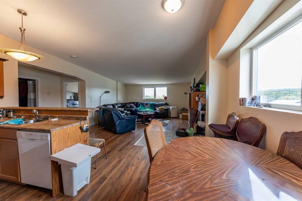 









120


Steele

Crescent,
Hinton,




AB
T7V 2G5

