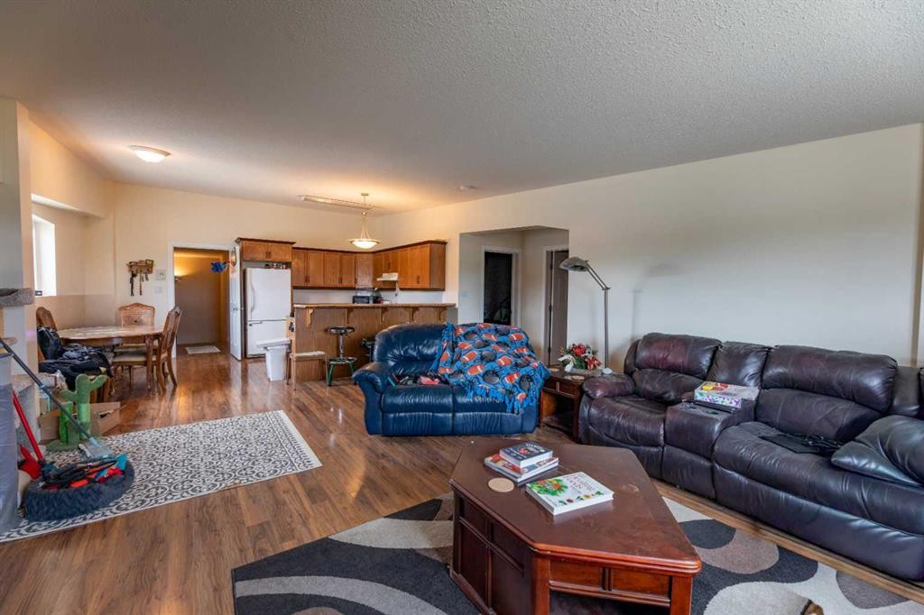 









120


Steele

Crescent,
Hinton,




AB
T7V 2G5

