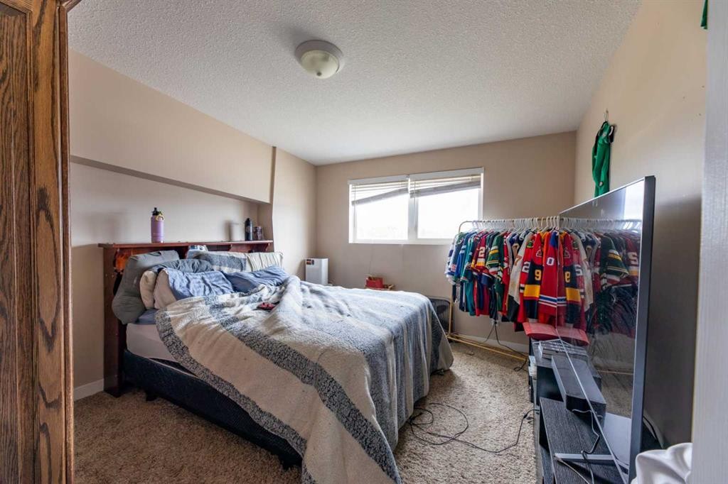 









120


Steele

Crescent,
Hinton,




AB
T7V 2G5

