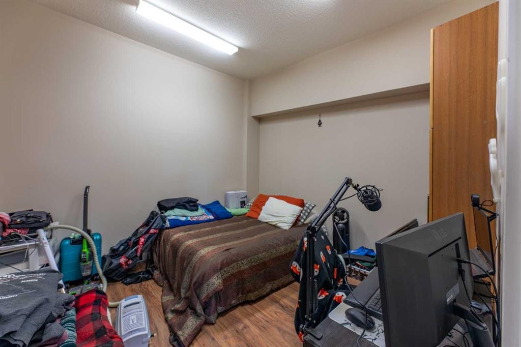 









120


Steele

Crescent,
Hinton,




AB
T7V 2G5


