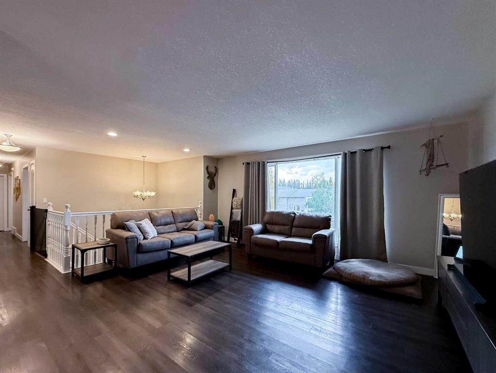 









127


Sitar

Crescent,
Hinton,




AB
T7V 1S6

