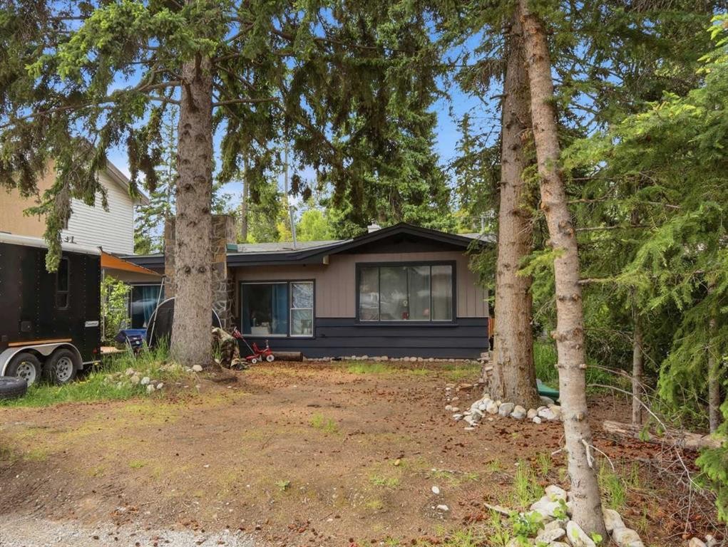 









813


13th

Street,
Canmore,




AB
T1W1W5

