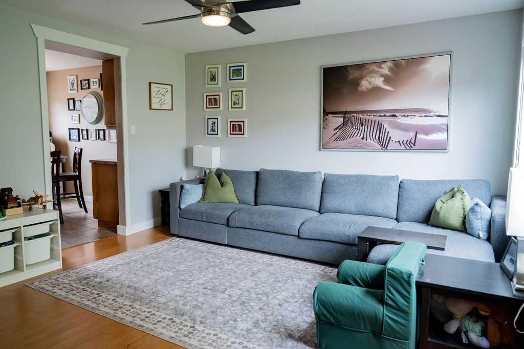 









126


Hardisty

Avenue, 31,
Hinton,




AB
T7V 1B6

