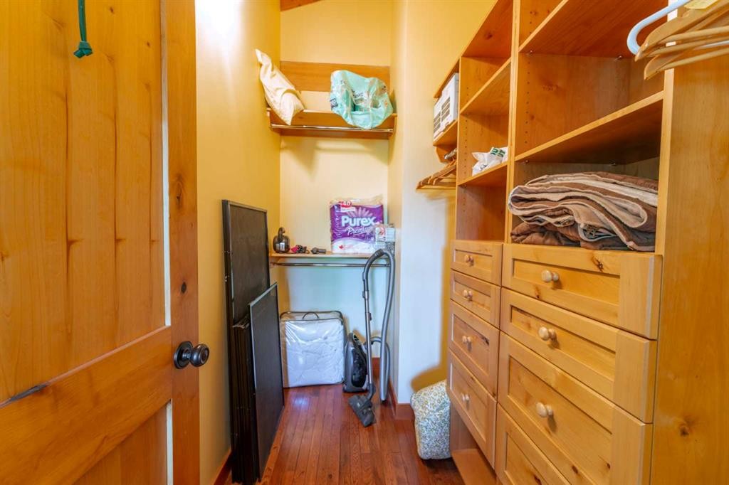 









4813


Mountain

Road,
Brule,




AB
T0E 0C0

