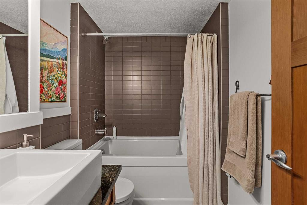 









106


Stewart Creek Landing

, 218,
Canmore,




AB
T1W 0G6

