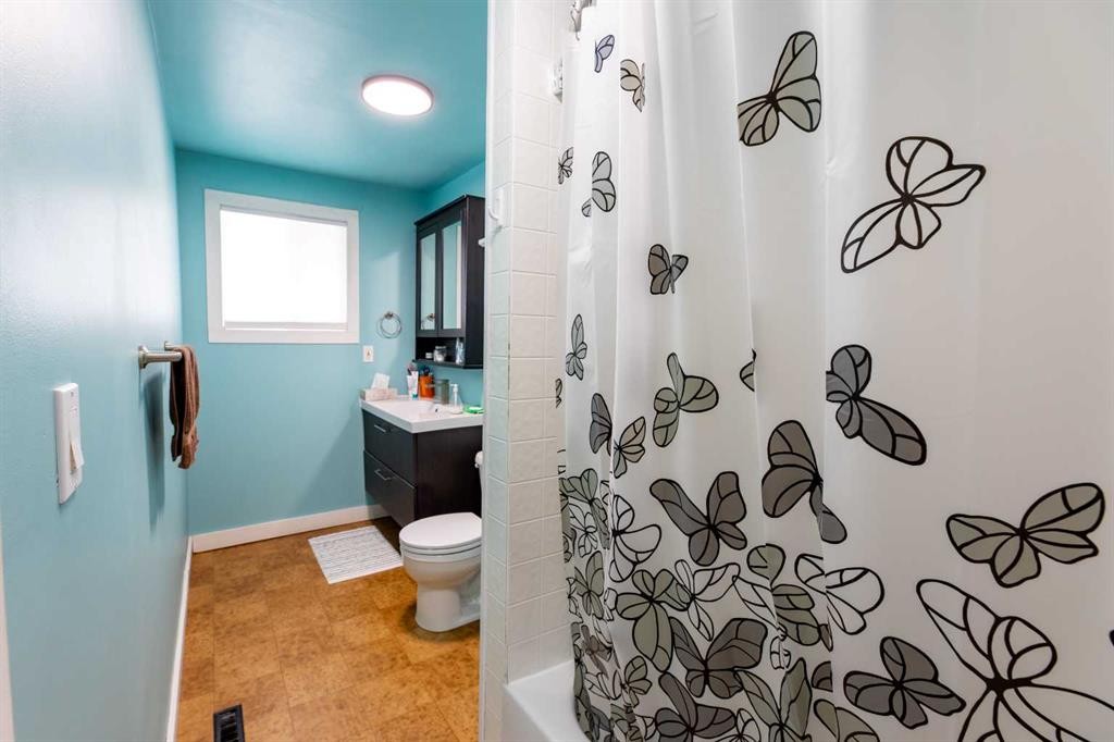 









114


Poboktan

Road,
Hinton,




AB
T7V 1G6

