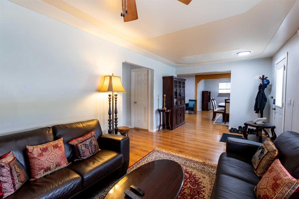 









114


Poboktan

Road,
Hinton,




AB
T7V 1G6

