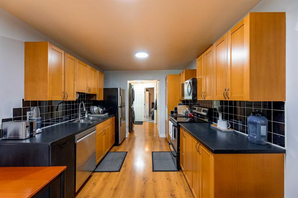 









114


Poboktan

Road,
Hinton,




AB
T7V 1G6

