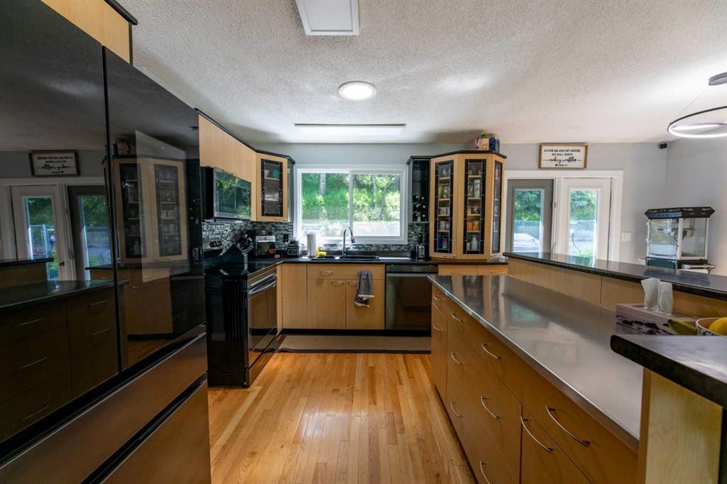 









153


Alder

Drive,
Hinton,




AB
T7V 1C9

