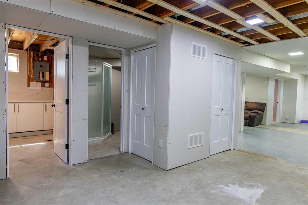 









153


Alder

Drive,
Hinton,




AB
T7V 1C9


