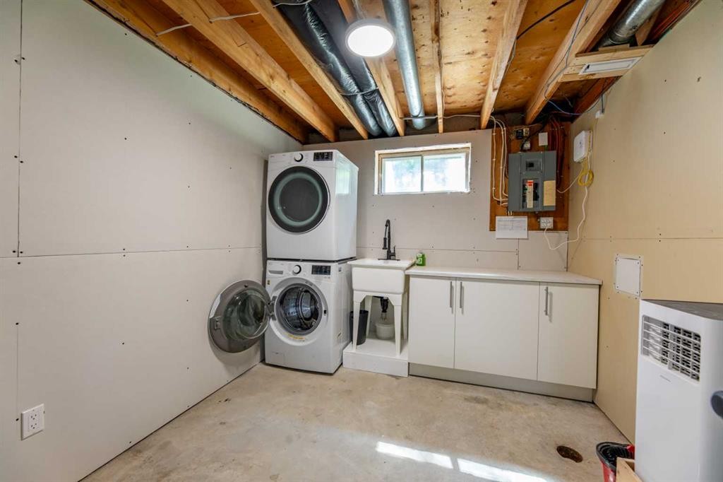









153


Alder

Drive,
Hinton,




AB
T7V 1C9

